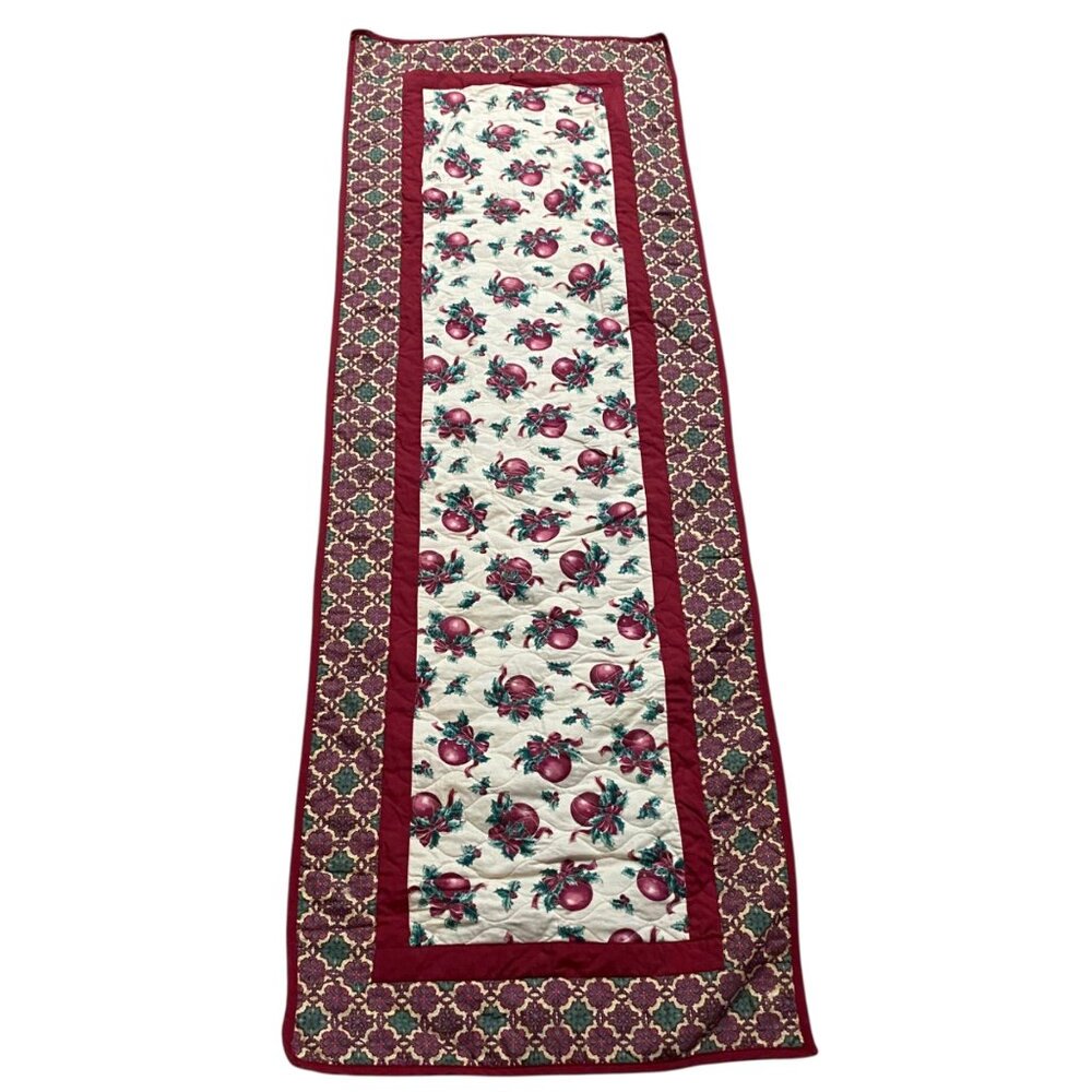 Handmade Quilted Christmas Apple Table Runner Red Green Ornaments‎ Holly